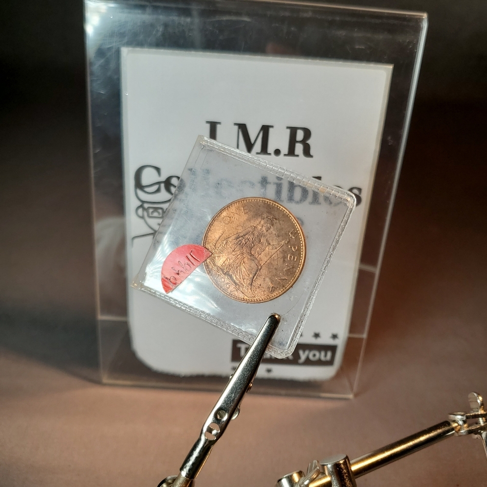 1967 Great Britain Penny KM 897, RED- Dark toning